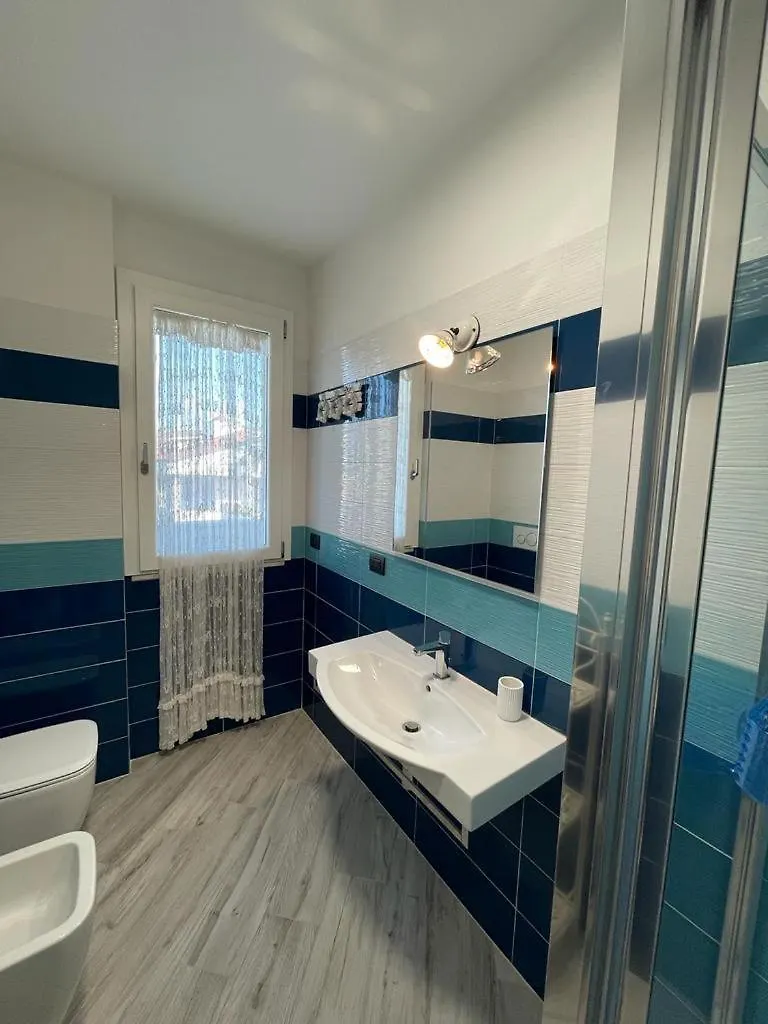 Tramontana Beach Casa Linari 0*,